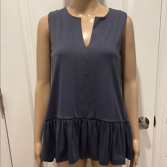 Susana Monaco Tops - Susana Monaco Elegant Sleeveless Navy Top size S
